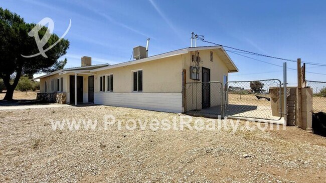 Building Photo - 15034 Sequoia St