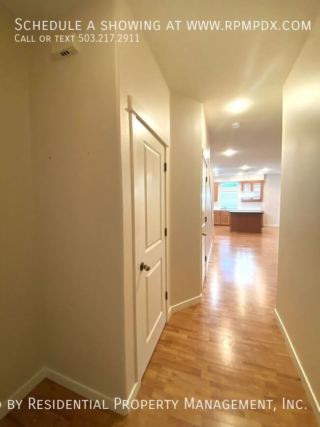 Building Photo - 2518 NW 1st Dr