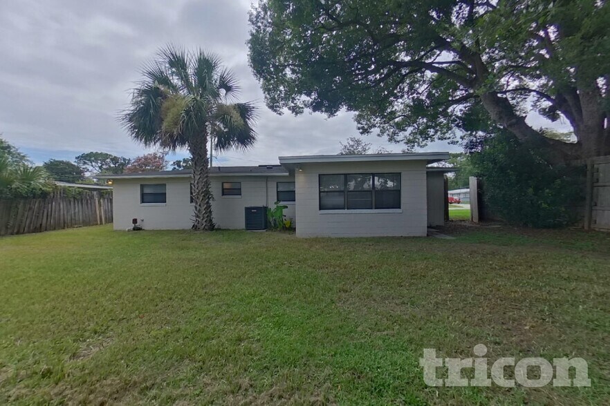 Building Photo - 2703 Arlex Dr E