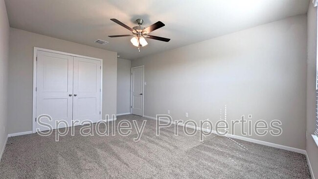 Building Photo - 2716 Fox River Dr
