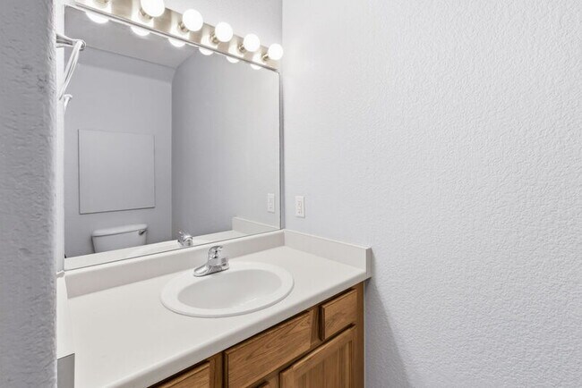 Building Photo - 17281 E Ford Dr