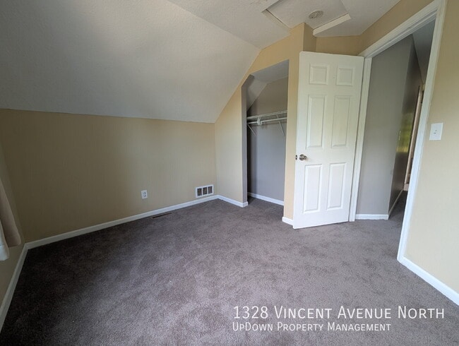 Building Photo - 1328 N Vincent Ave