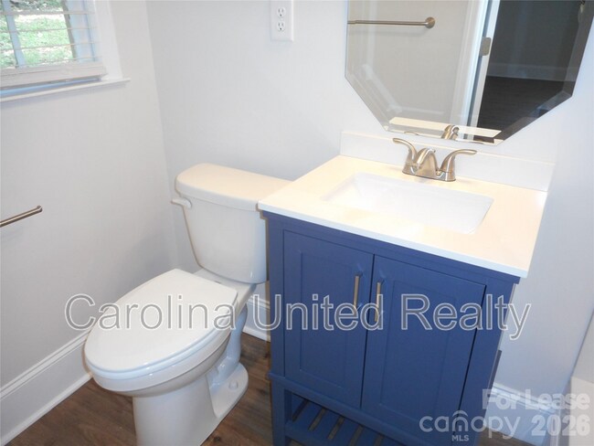 Building Photo - 7556 Thorncliff Dr