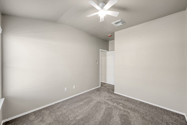 Building Photo - 3139 Lodgemist Ln