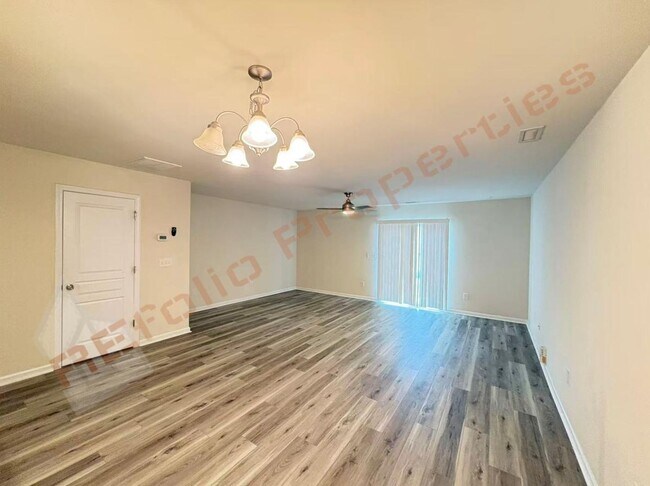 Building Photo - 3900 Swinton St