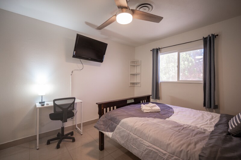 Building Photo - 401 Lorenzi St
