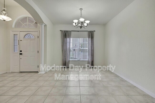 Building Photo - 12052 Jade Ave