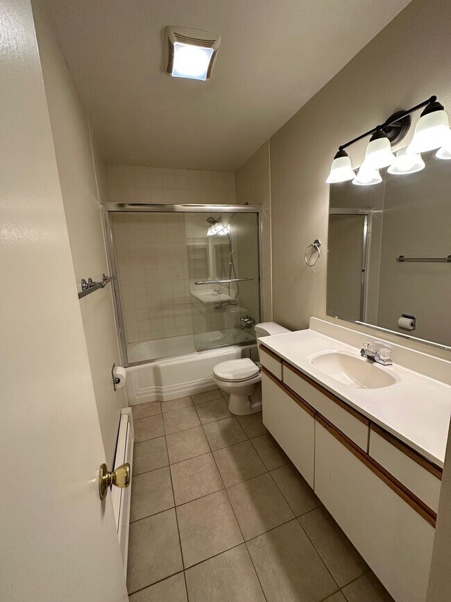 Building Photo - South Hill 3 Bedroom 2 Bath Rancher