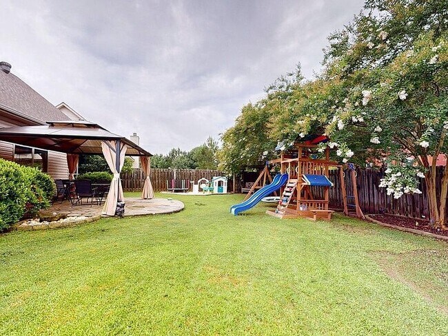 Building Photo - 2049 Forest Lakes Ln