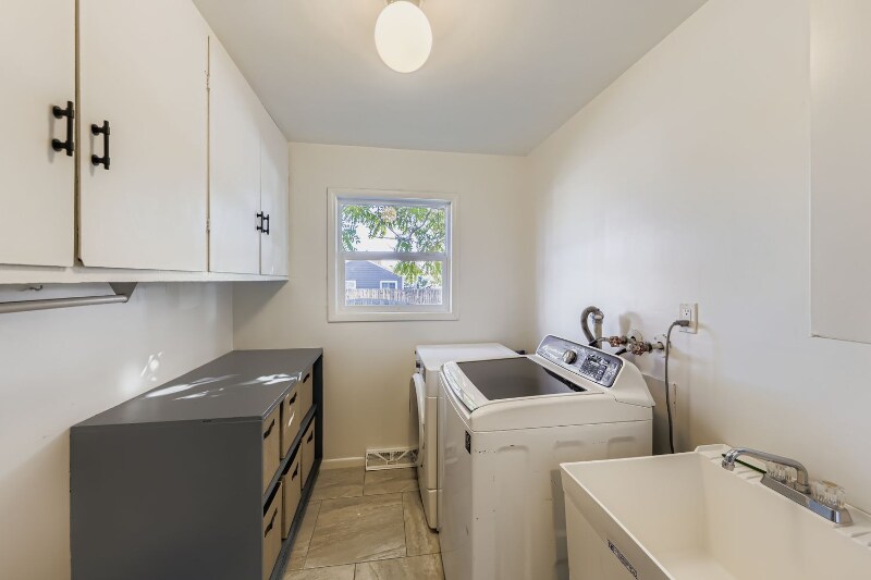 Building Photo - 1700 W Stoll Pl