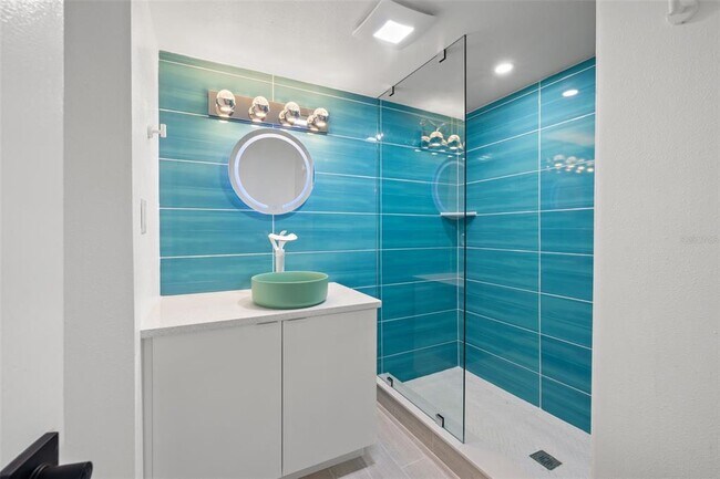 Building Photo - 301 87th Ave