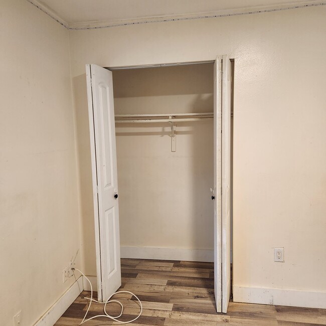Closet - 2343 Weber St