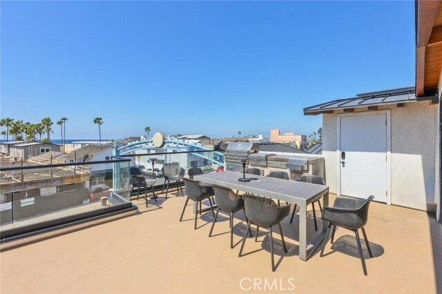 Building Photo - 502 E Balboa Blvd