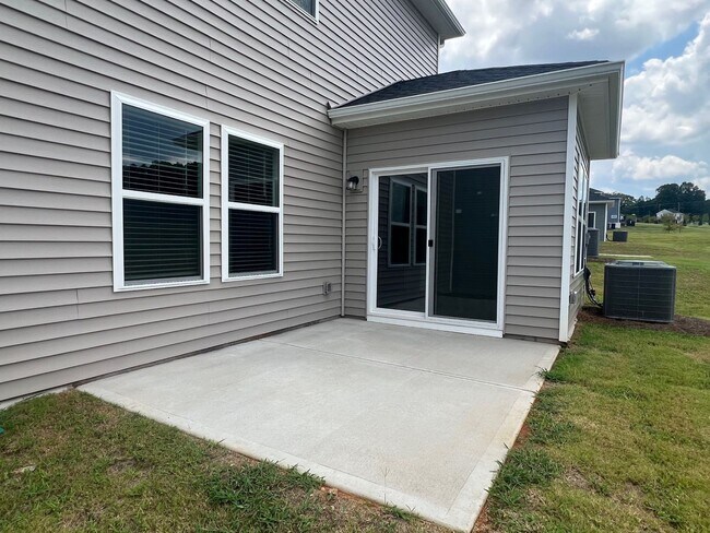 Building Photo - BRAND NEW - 3 Bed/2.5 Bath Home - Conover ...