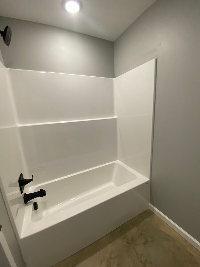 Building Photo - 2011 Maurice St