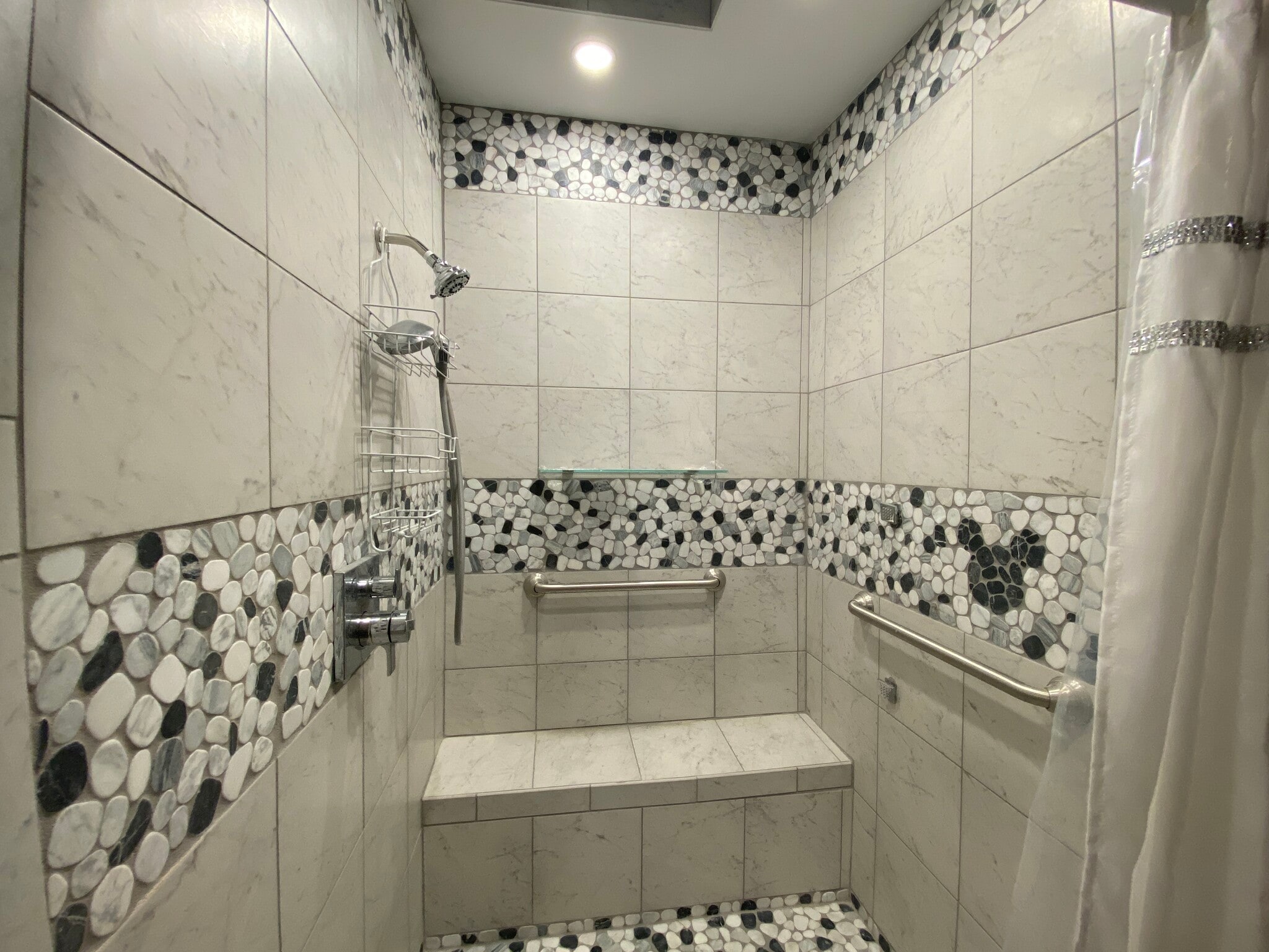 Master bath shower. - 3716 Claudine St