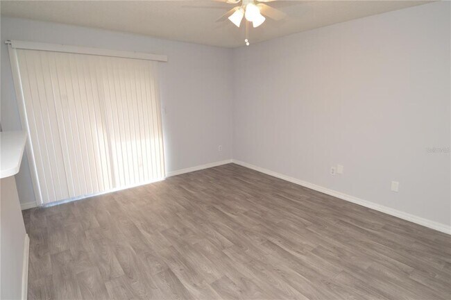 Building Photo - 8635 Mallard Reserve Dr