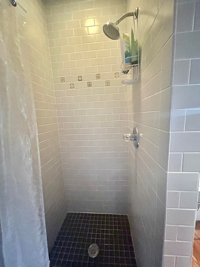 Building Photo - 1682 Bagley St