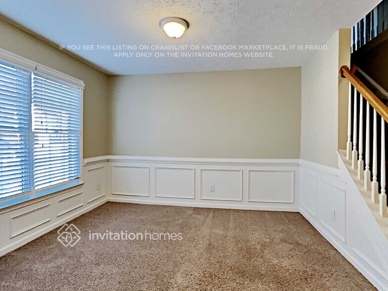Building Photo - 3925 Riversong Dr NW