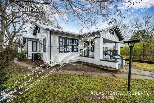 Building Photo - 2321 10th Ave N