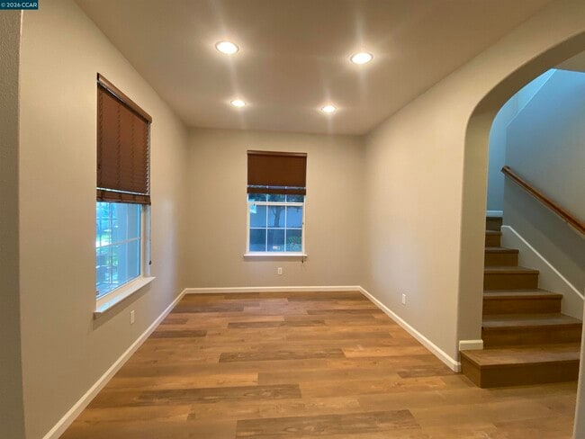 Building Photo - 2409 Maidenhair Way