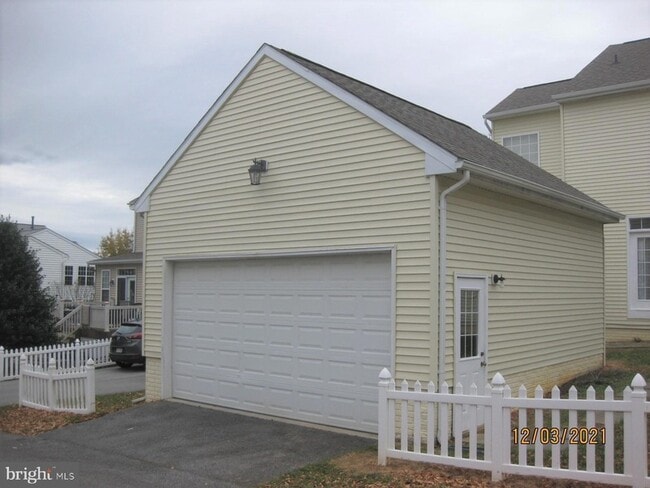 Building Photo - 48 Battlefield Dr