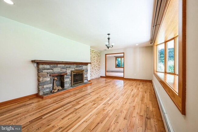 Building Photo - 3574 Glenway Rd