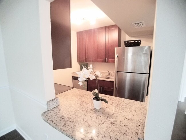 Primary Photo - Stunning 1/1 All Remodeled Condo for rent ...