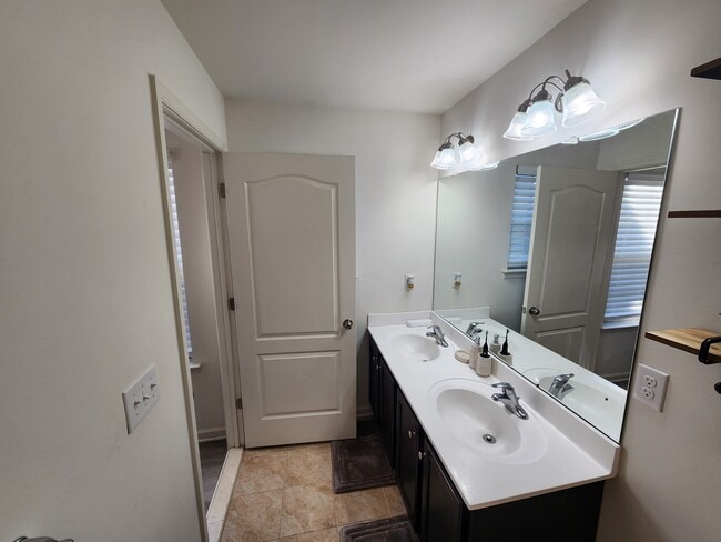 Building Photo - 108 Buddy Powell Ln