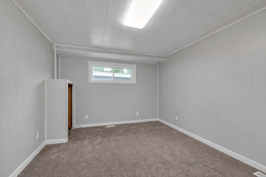 Building Photo - 740 Lanoir St