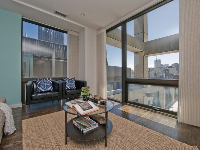 Building Photo - 611 Washington St