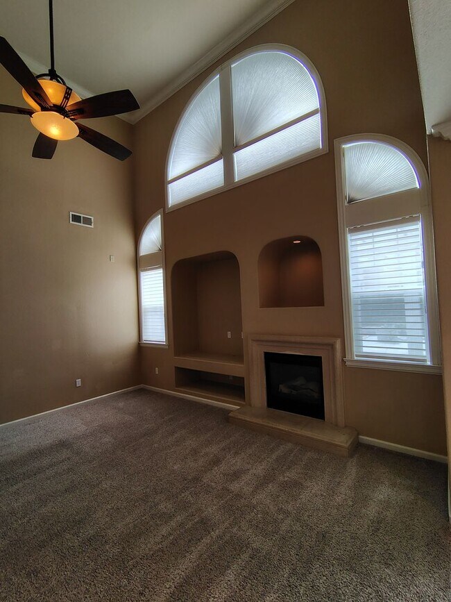 Building Photo - 13606 Brook Way