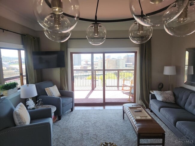 Building Photo - 399 Oregon St