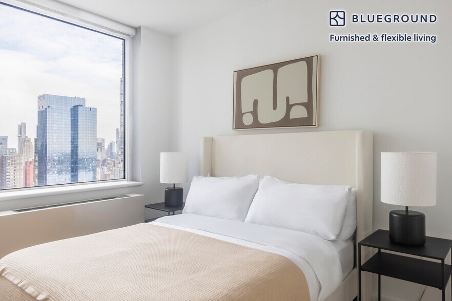 Building Photo - 635 W 42nd St