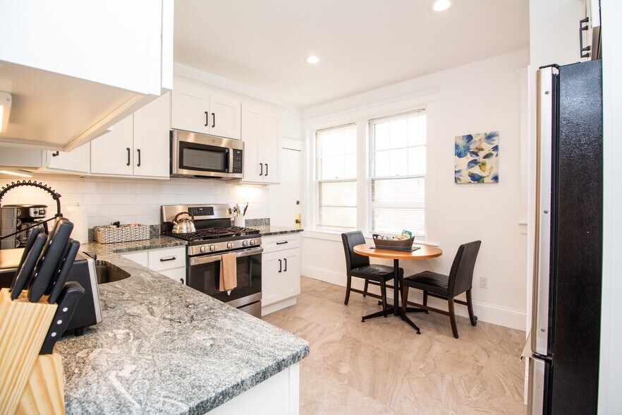 Building Photo - 461 Washington St