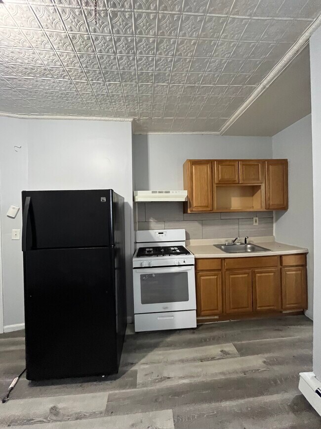 Unit 4 - 708 Broadway