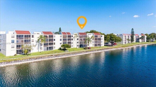 Building Photo - 110 Lake Emerald Dr