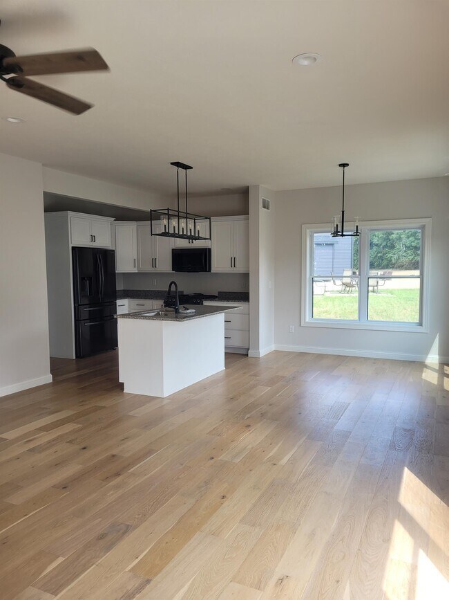 Building Photo - 2404 Grey Fox Trail