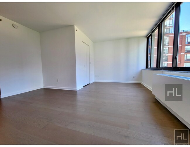Alcove Studio in Luxury Building, Midtown 500 W 56th St New York