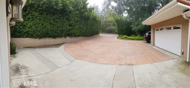 Building Photo - 5325 La Forest Dr