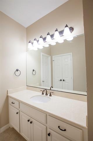 Building Photo - 8100 Rosemont Dr