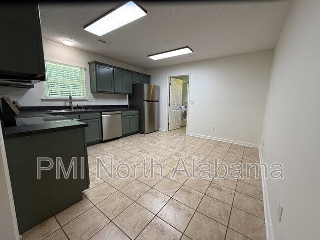 Building Photo - 111 Turnstone Ct SW