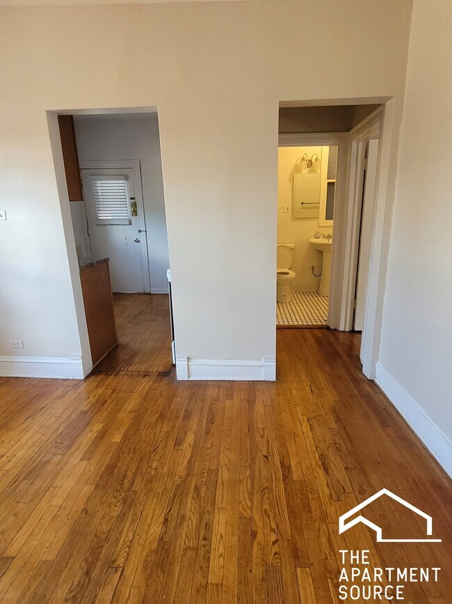 Building Photo - 1368 W Estes Ave