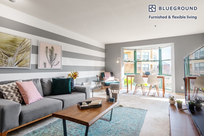 Primary Photo - 3 Bayside Village Pl