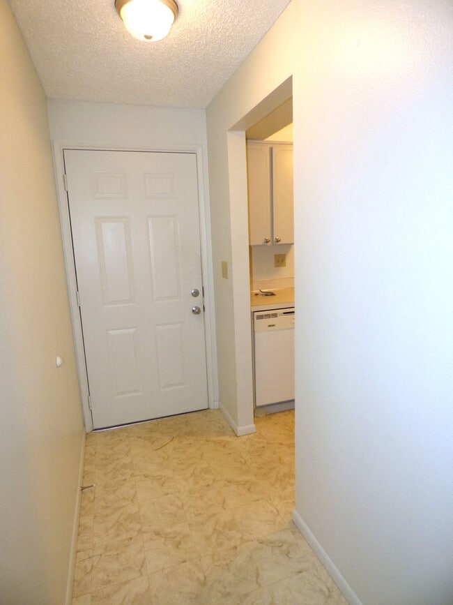 Building Photo - Cumjul05 - 1053-1055 Lansford Dr SE