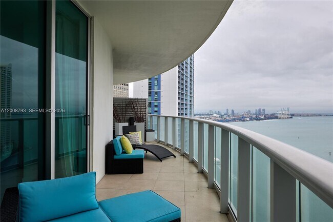 Building Photo - 300 S Biscayne Blvd