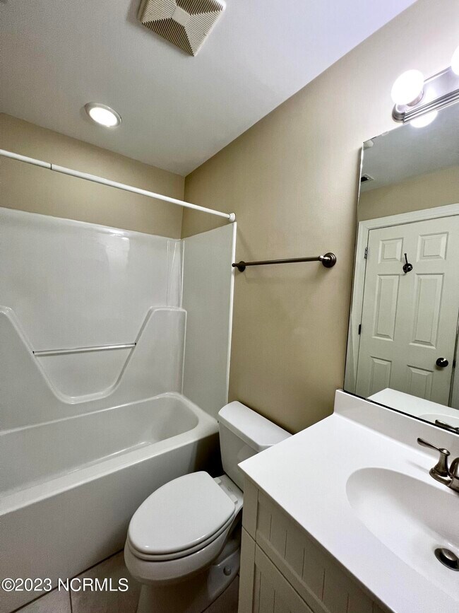 Building Photo - 514 Wallington Rd