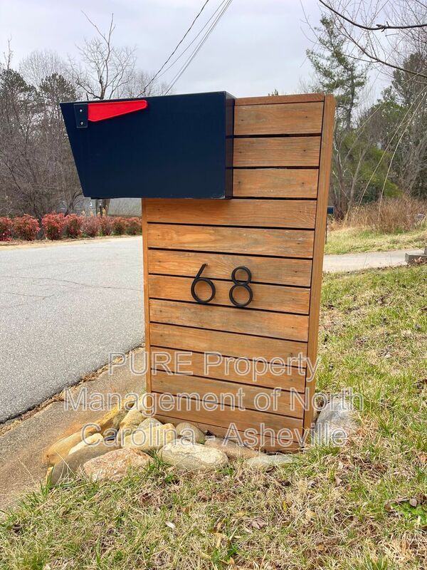Building Photo - 68 Wake Robin Way