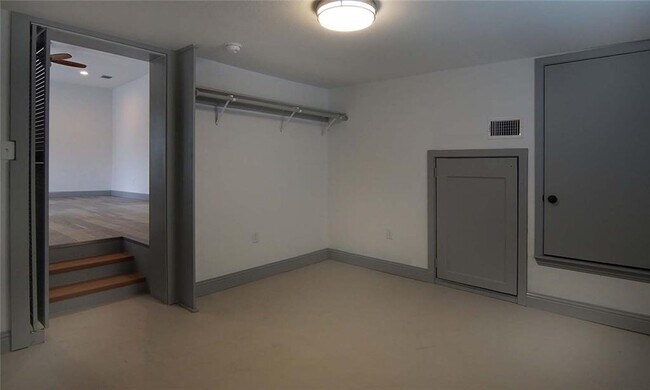 Building Photo - 311 Soward Ave