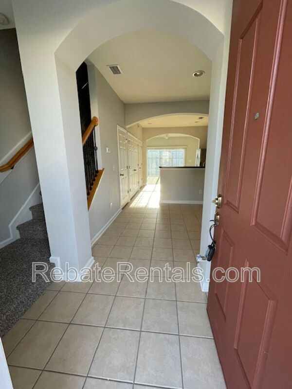 Building Photo - 13026 Sunset Lake Dr